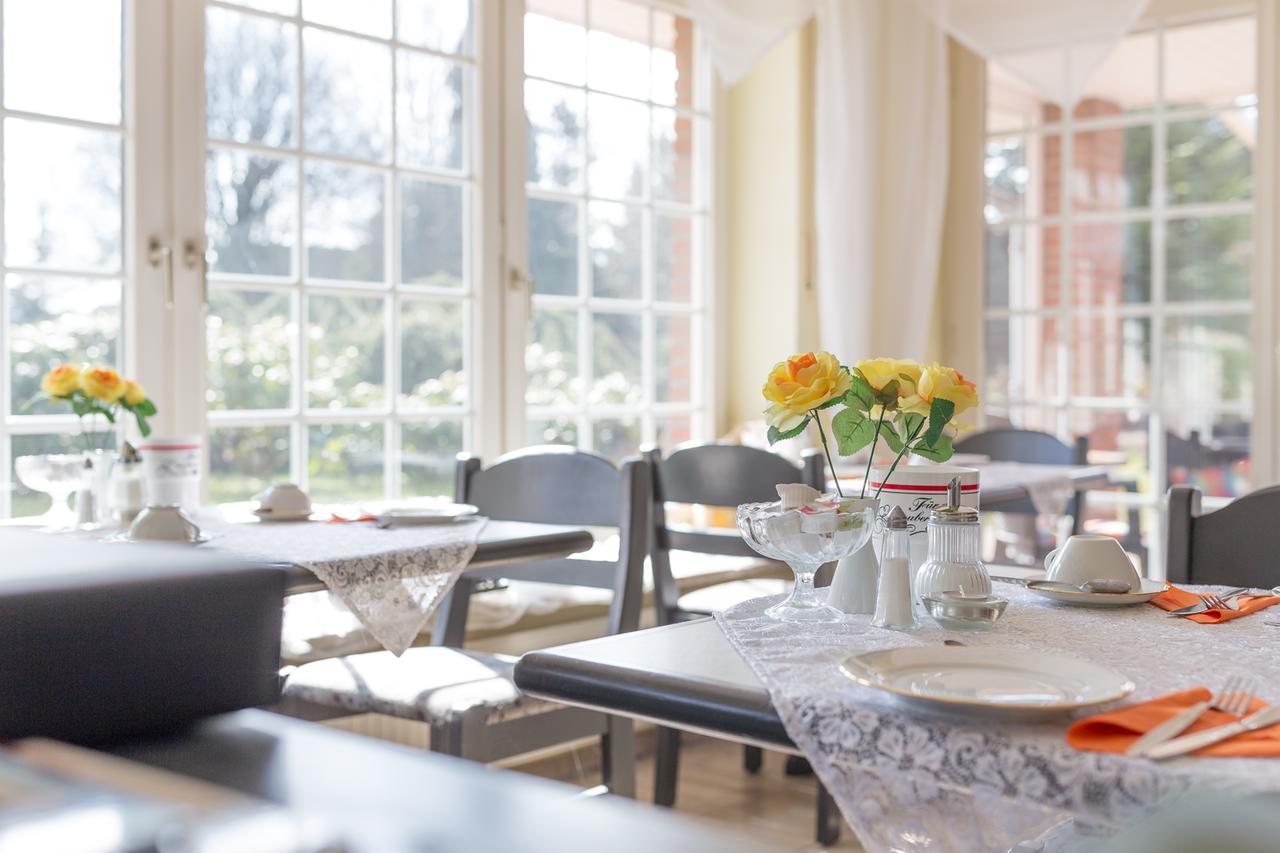 Pension Blumen-Villa シュネーヴァーディンゲン エクステリア 写真